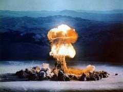16 июля - первый в мире ядерный взрыв